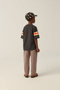 Load image into Gallery viewer, Bicolor Bands Grey Tshirt
