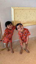 Load image into Gallery viewer, Nomad Dance Setzers
